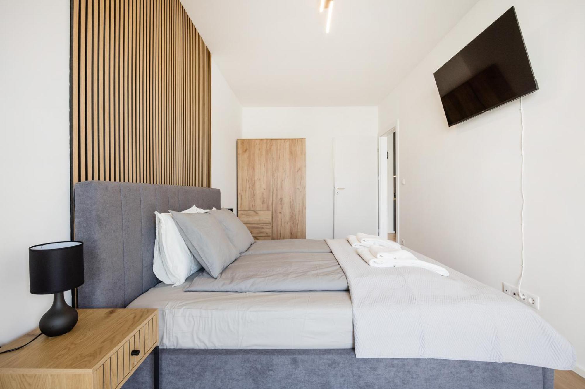 Apartment Sleek With Balcony And Parking Budapest