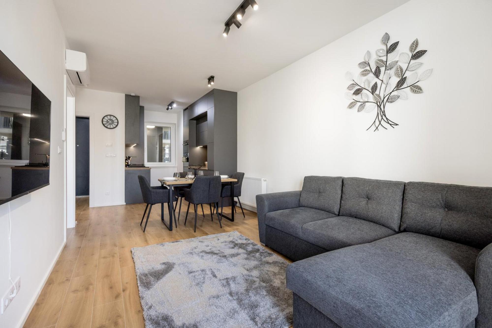 Sleek With Balcony And Parking * Budapest