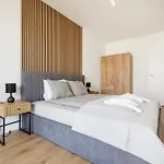 Sleek Apartment With Balcony And Parking
